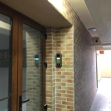 Violet Apartment-brilliant 康斯坦察